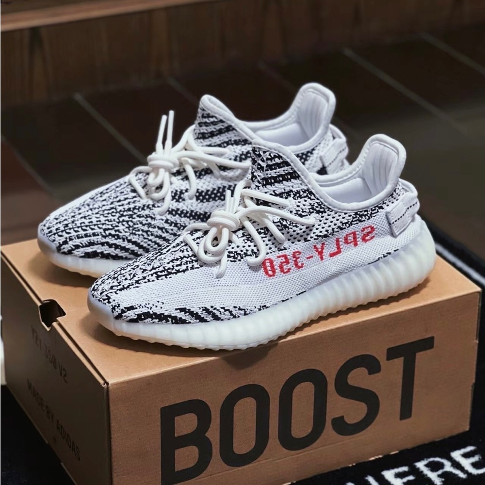Yeezy Boost 350 V2 Zebra